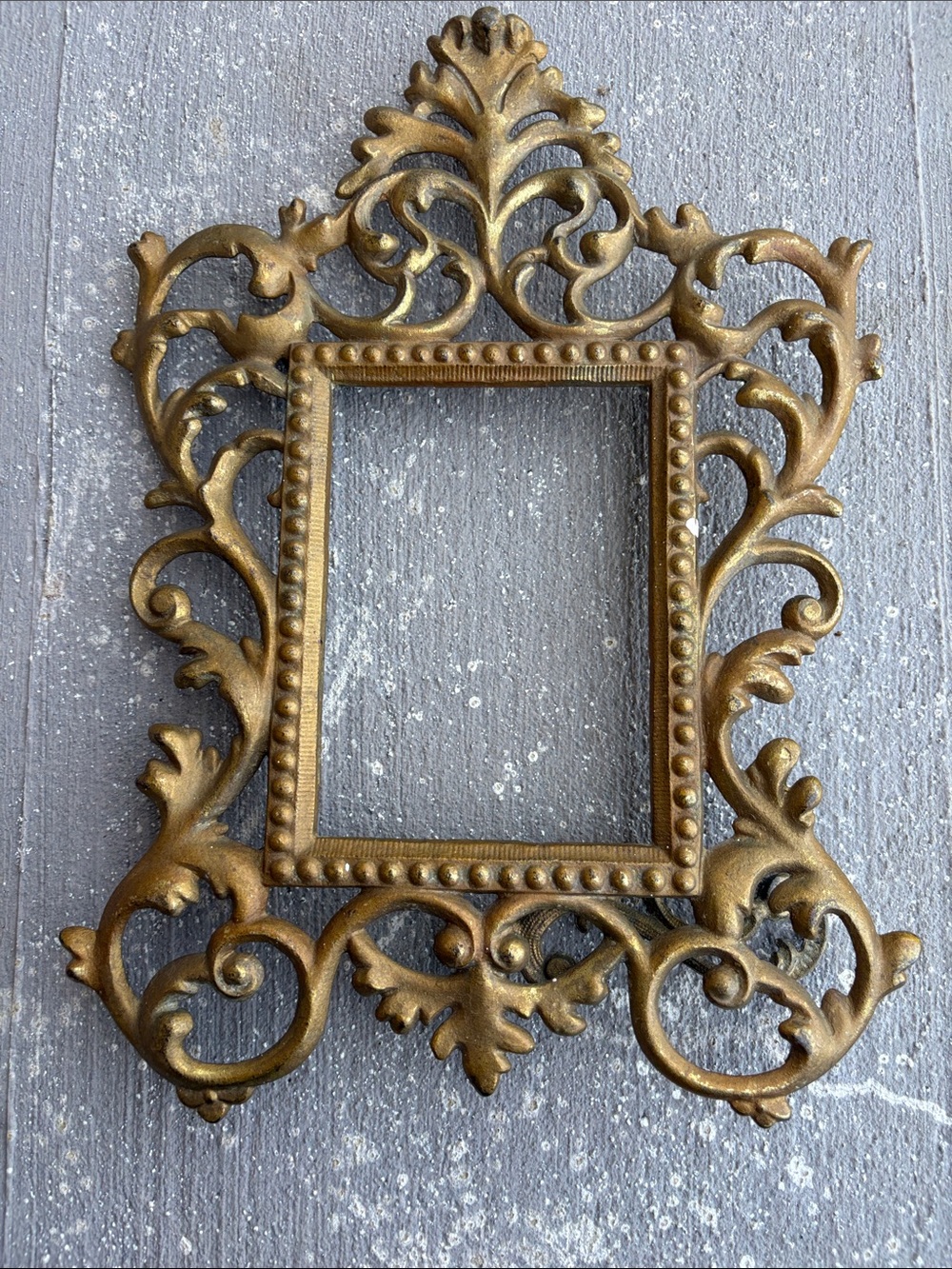 VTG Antique Ornate Brass Frame 3.5x5 Heavy Cast Metal Tabletop Easel back